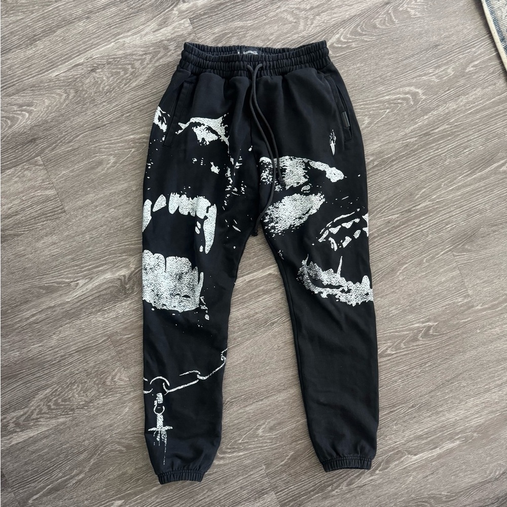 Ironwilled Visceral Relaxed Sweats in Vintage Black